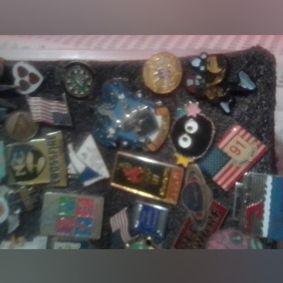Lot of Lapel pins - Picture 5 of 7